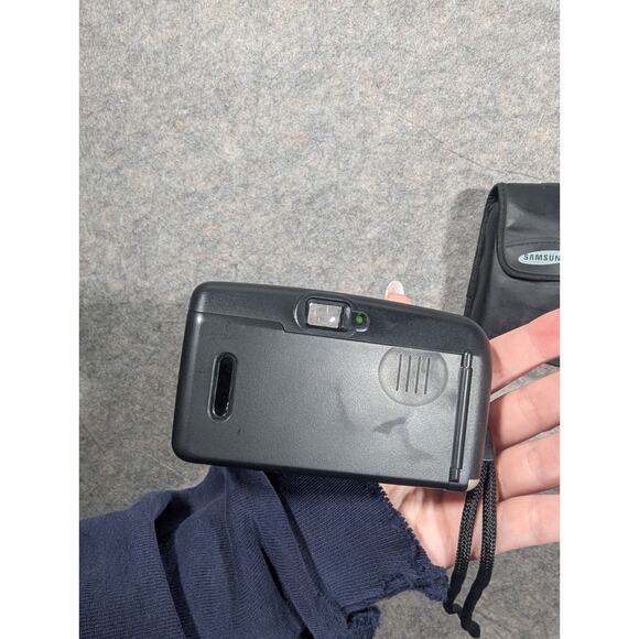 Samsung Maxima 20S.Point & Shoot Film CAMERA with case - Tested, Turns On - Picture 5 of 7